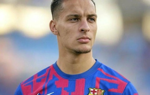 3000万镑豪赌“圆规”救急？巴萨盯上曼联弃将，20万周薪成西甲逆袭关键