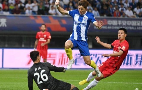 津门虎0-5惨败西甲埃尔切！半场丢5球暴露中超与欧洲差距，吴兴涵加盟也难救后防线危机