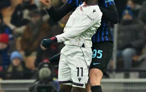 蓝黑军团主场大捷 国际米兰3-1力克博洛尼亚登顶意甲榜首