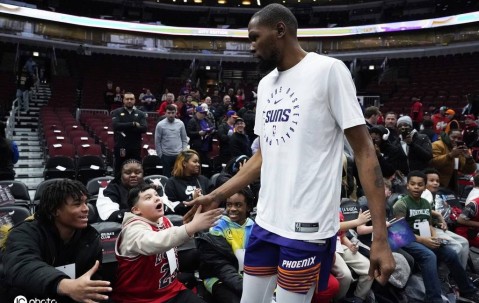 火箭不太会顶薪续约杜兰特 新合同可能降至2年1亿