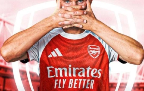 阿森纳斥巨资升级锋线，曼联错失两大神锋，冲击四冠之路开启