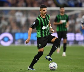 周日002意甲：AC米兰主场迎击萨索洛，榜首之争不容有失