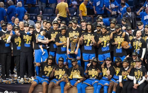 荣耀！俄城市长：将每年10月21日定为雷霆日