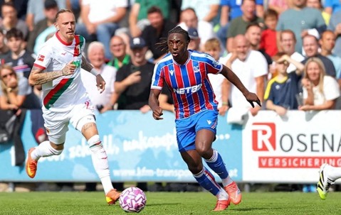 埃泽去留成疑，水晶宫主教练拒做任何承诺，阿森纳热刺双雄竞逐