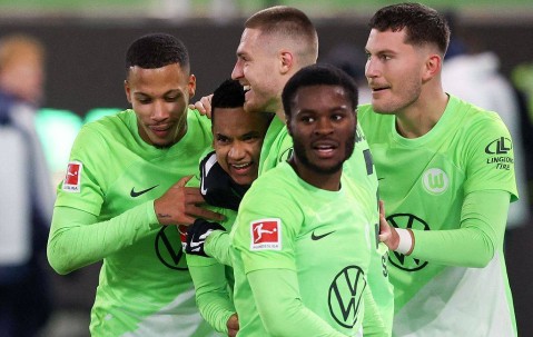 周日027德甲焦点战：多特蒙德主场火力全开，沃尔夫斯堡难逃一败？