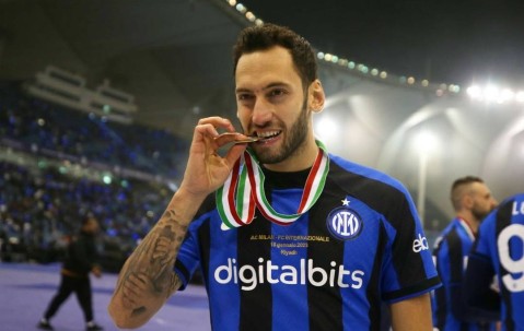 国米欧冠神阵容曝光！老将压阵+妖星入列，赛程更是“神签运”