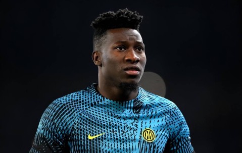 锐评：国米时的奥纳纳强无敌，为何加盟曼联后成了“拖后腿”的？