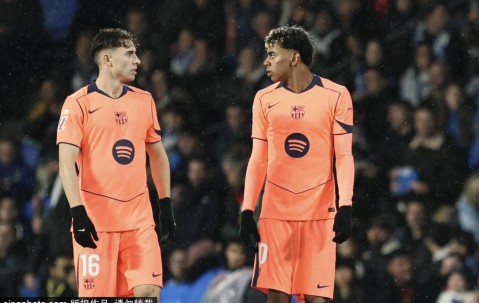 西甲-拉什福德破门 巴萨3进球被吹1-2皇家社会1分领跑