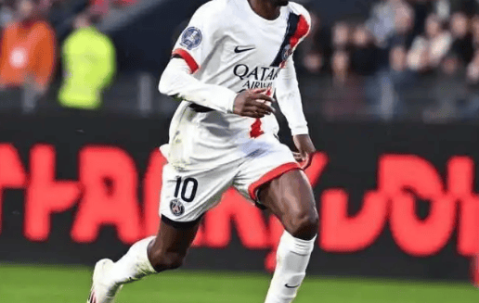 客场1:3不敌雷恩 三冠王的困境与挣扎