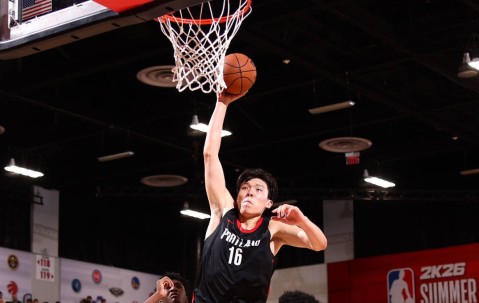 杨瀚森15分3板2帽得分新高 夏联G3开拓者击败鹈鹕