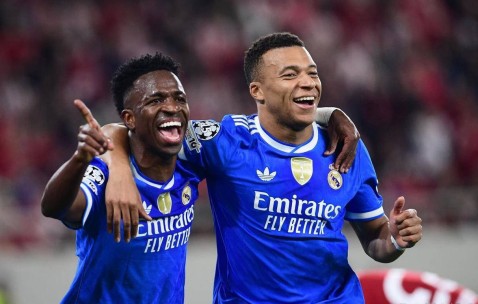 姆巴佩7分钟完成帽子戏法+大四喜！皇马绝境逆转，欧冠5场9球创造传奇