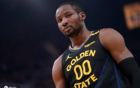 太阳国王都承诺库明加先发+球员选项 勇士无法承诺