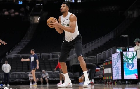 留队！雄鹿交易截止日留下字母哥 莫兰特留在灰熊