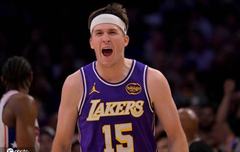 恩比德空砍35分 里弗斯35分东契奇伤退湖人胜76人