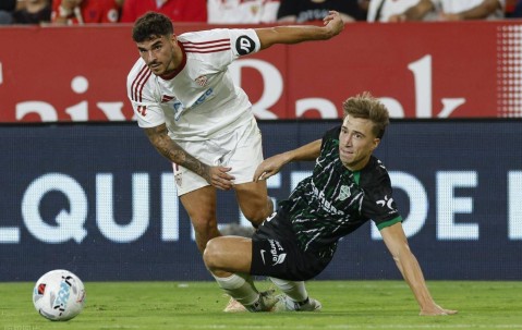 2-2，36岁巴萨旧将桑切斯无敌脚后跟妙传，助西甲第12逼平西甲第7