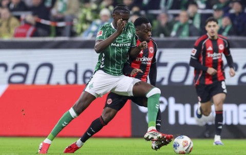 3-3，法兰克福逼平德甲第13，第94分钟绝平，24岁德国猛将救主