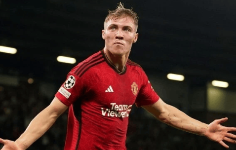 进一出净亏4000万欧！曼联又成冤大头，意甲冠军捡漏，酝酿打脸