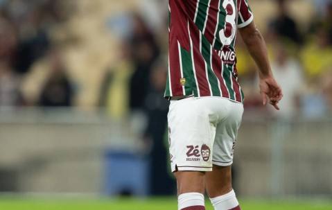 巴西球星如何引领法甲的桑巴风潮？揭秘史上最佳阵容