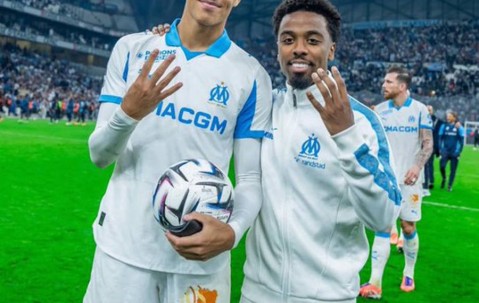 曝青木大四喜后曼联欲1亿回购？重返英超机会揭秘，更可能回西甲