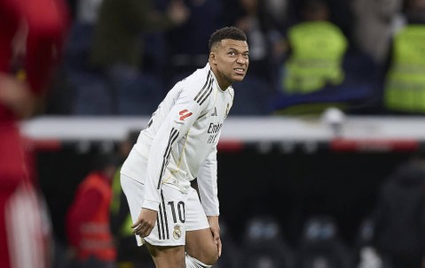 伤缺3周！曝姆巴佩瞒伤踢满3场只为破C罗纪录，球迷怒喷：私心太重