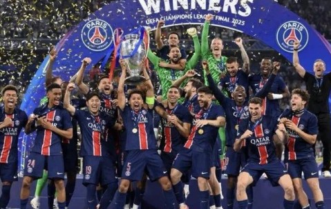 薪资暴跌90%！王钰栋放弃中超高薪，范志毅：欧洲才是真正舞台