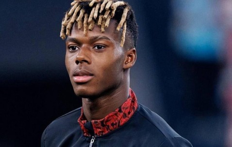 拒绝拜仁、阿森纳，西班牙国脚铁心加盟巴萨