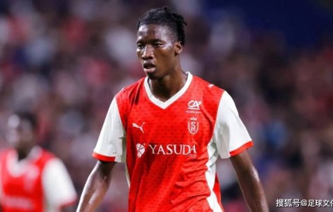 纽卡斯尔接近击败曼联，达成一项创纪录的法甲中场球员交易