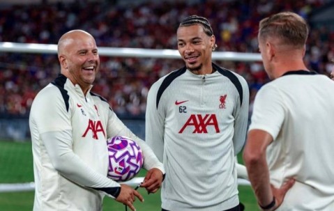 埃基蒂克：迫不及待想赢得奖杯；杰拉德大概是利物浦头号传奇吧？