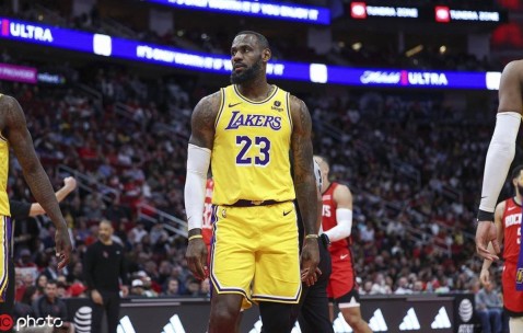 Shams:詹姆斯今夏未参与湖人运作 他在享受假期