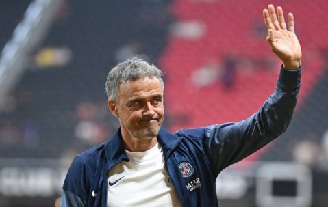 恩里克回顾巴黎欧冠奇迹：从困境到荣耀，揭秘决赛105%哲学