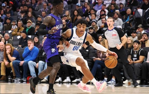 弗拉格23+6+5浓眉缺阵 威少21+9国王击退独行侠