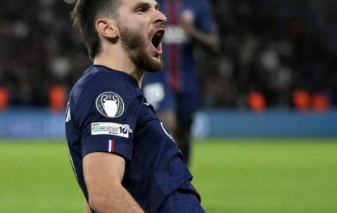 欧冠乱了：首轮诞生4场冷门！黑马力压巴黎领跑，西甲4战英超3败