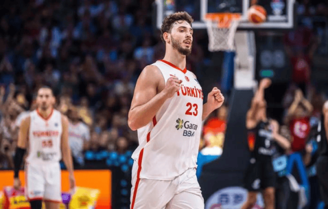 欧冠淘汰赛前，轮换深度正在拉开开云差距