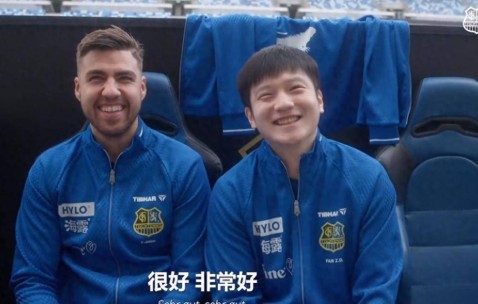 樊振东开始学德语了？在德甲的他状态轻松，被夸后笑成“丸子”
