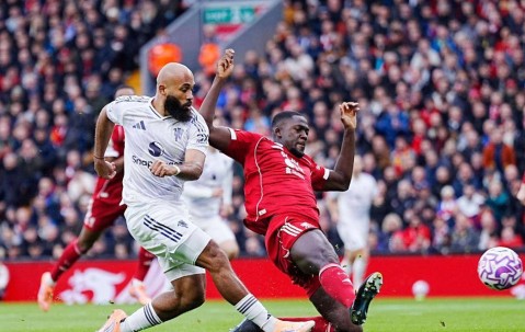 斯洛特昏招废麦卡，马奎尔准绝杀，曼联2-1破利物浦主场不败金身