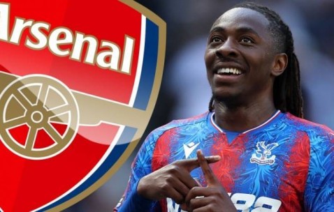 分期！英媒：阿森纳想分期签埃泽&每期2000万 约克雷斯售价7000万