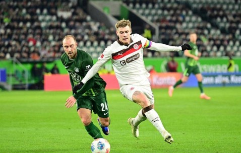 33岁曼联旧将闪耀德甲，沃尔夫斯堡主场2-1险胜圣保利终结两连败