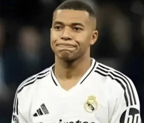 姆巴佩2025年遗憾错失四大奖项，巅峰之路陷入低谷