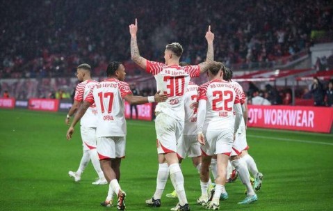 德甲焦点战：莱红牛主场出击，科隆客场能否逆袭？