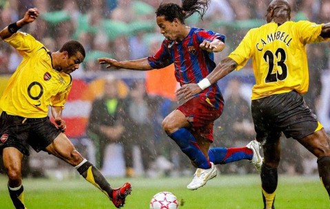 周日013意甲：卡利亚里VS罗马，罗马：客场刷分？卡利亚里：偏要搅局