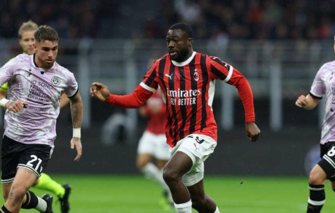 AC米兰寻求中场补强，前球员凯西考虑重返意甲