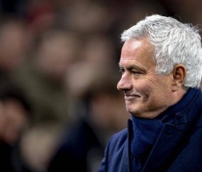 从1-0到2-1逆转！穆帅强势执教 本菲卡创三大纪录双线奋战欲阻击皇马