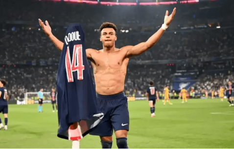 欧冠改制首人！19岁杜埃决赛造3球，巴黎靠他成三冠王