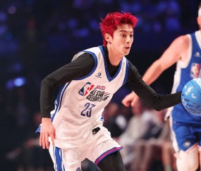 王鹤棣战NBA全明星10分4篮板 三届总数据30+11+1