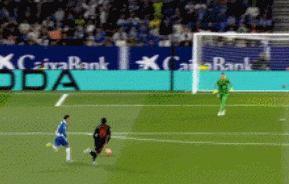 2-0！西甲冠军诞生，巴萨加冕三冠王，还送皇马3连亚，姆巴佩尴尬