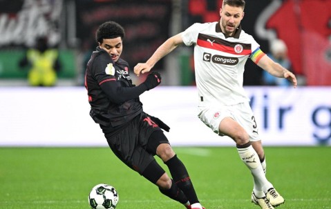 随着圣保利0-3，德国杯四强率先诞生一席：德甲第6昂首晋级