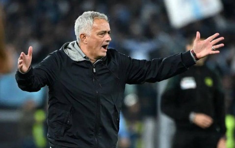 穆里尼奥执教本菲卡，重返欧冠赛场与皇马再次交锋