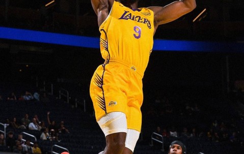 NBA夏季联赛：布朗尼10分湖人胜热火 勇士惜败马刺