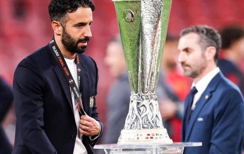 三大换帅各不同！穆里尼奥尚可，滕哈格换对了，冠军主帅七场不胜