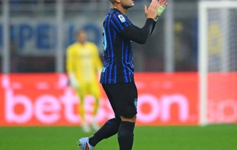 登顶意甲第一！劳塔罗领跑射手榜，国米4-0科莫三连胜宣战利物浦